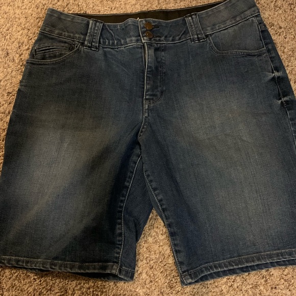 Lame Bryant Bermuda Jean Shorts Size 14 - Picture 1 of 3
